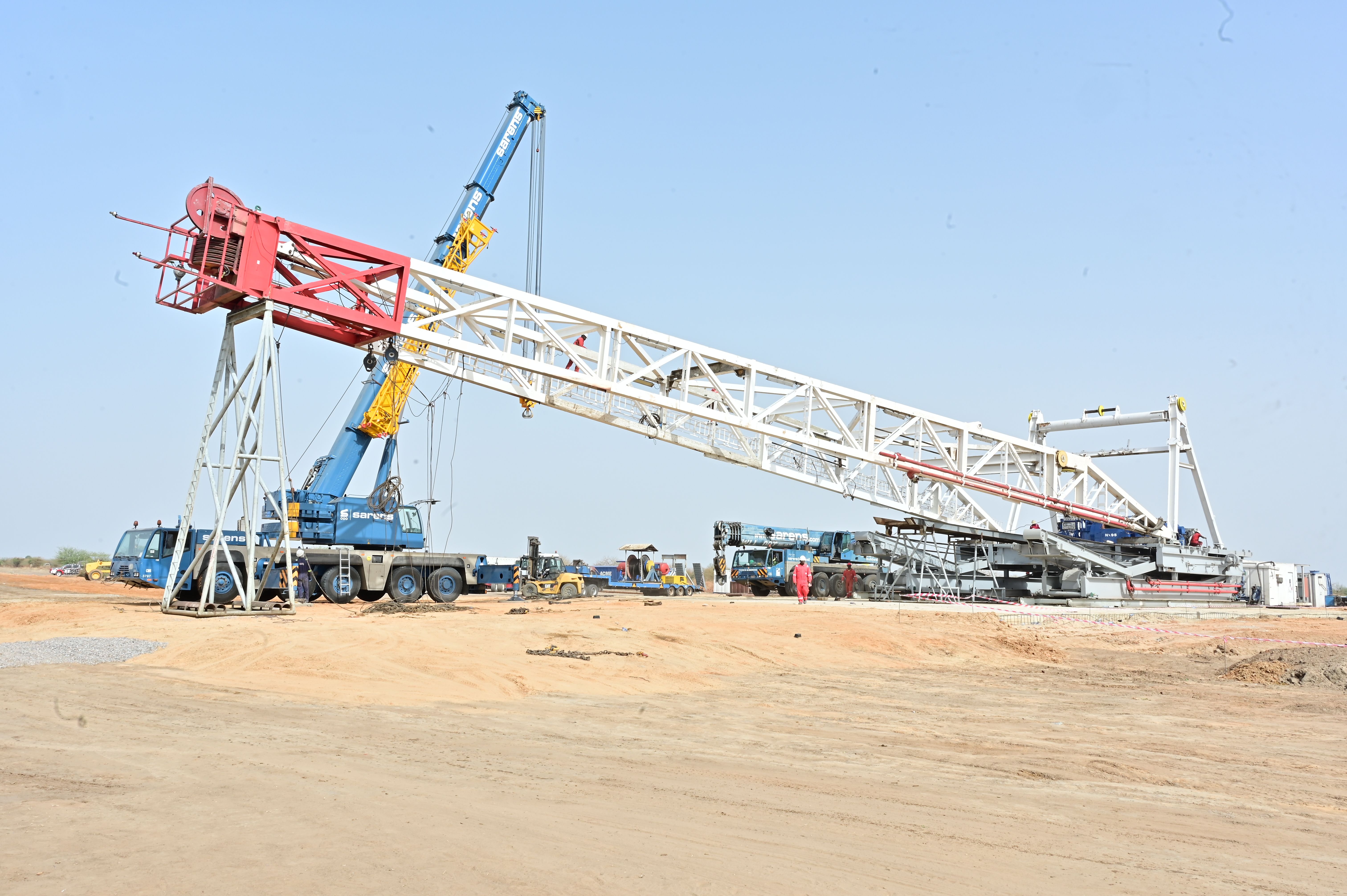 DRILLING RIG IN OPERATIONS IN THE CHAD BASIN.JPG